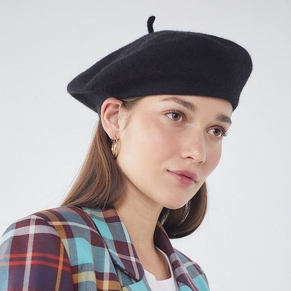 Anthropologie Accessories - Vintage Black Wool Beret Hat